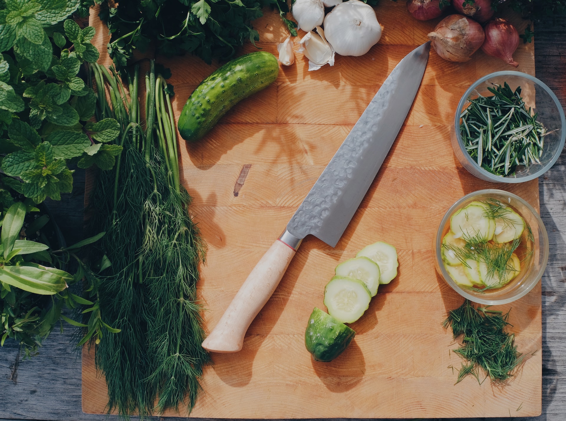 Les avantages et les inconvénients des différents types de couteaux de cuisine professionnels